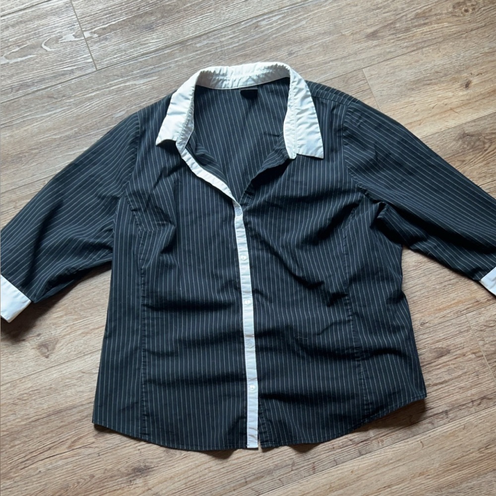 Worthington Black and White Striped Button Down Shirt